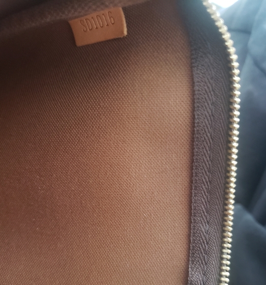 LOUIS VUITTON monogram pochette - Picture 2 of 3